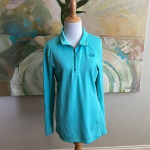 The North Face teal color Quarter Zip size Large women's flashdry flash dry